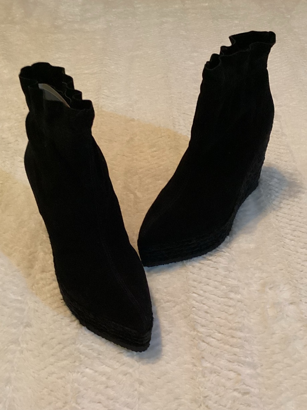 Women’s Cecelia New York Megan Bovine Leather Pointtoe Wedge Booties Sz 38